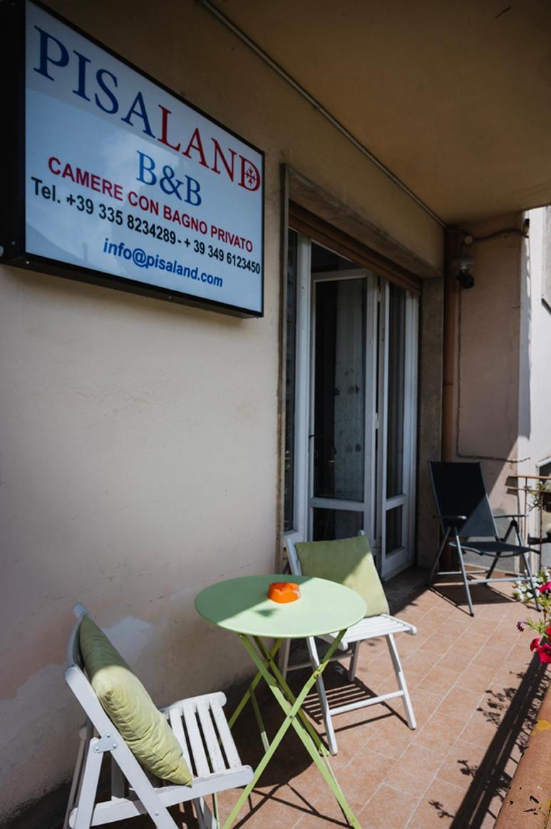 Couette-café Pisaland 2*