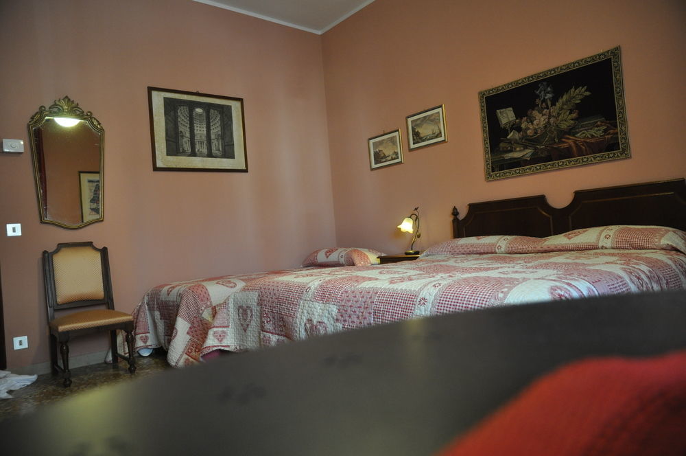 Couette-café Pisaland 2*